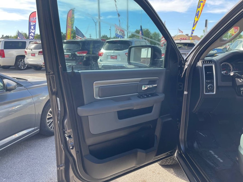 RAM 1500 2WD Quad Cab 140.5" Big Horn 2015