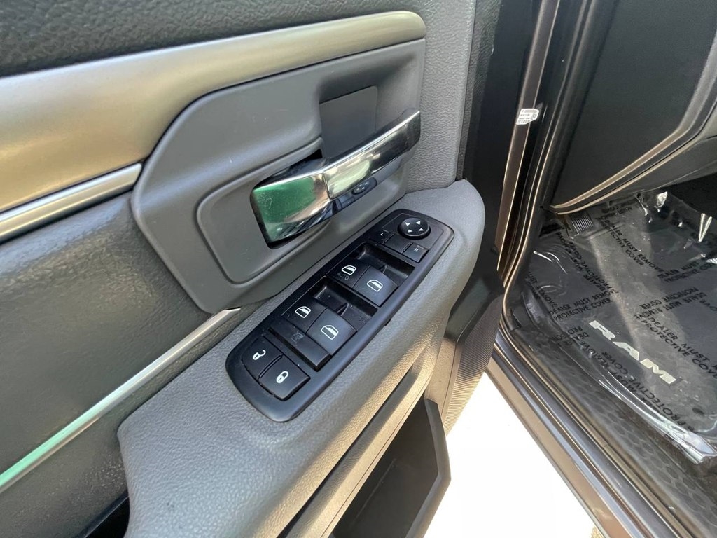 RAM 1500 2WD Quad Cab 140.5" Big Horn 2015