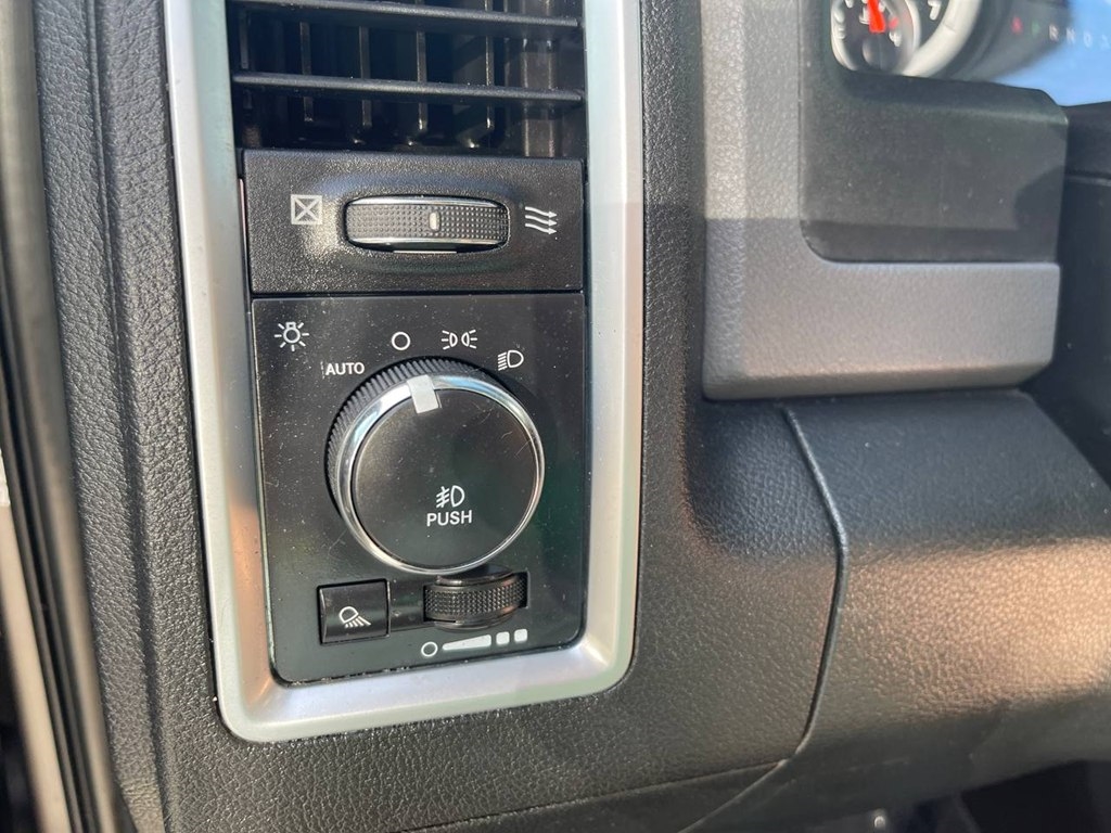 RAM 1500 2WD Quad Cab 140.5" Big Horn 2015