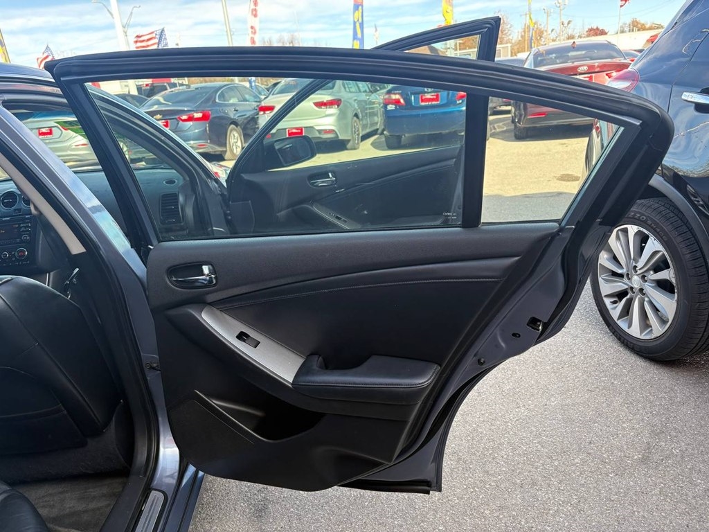 Nissan Altima 4dr Sdn I4 CVT 2.5 SL 2012