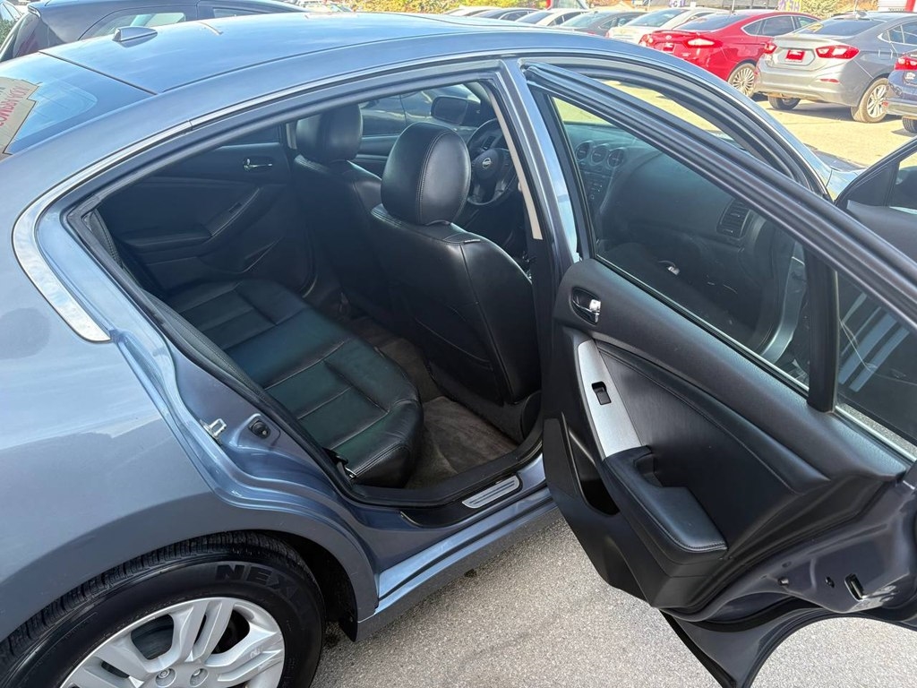 Nissan Altima 4dr Sdn I4 CVT 2.5 SL 2012