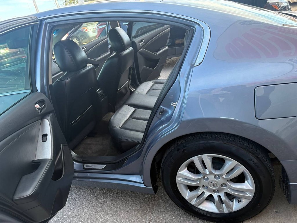 Nissan Altima 4dr Sdn I4 CVT 2.5 SL 2012