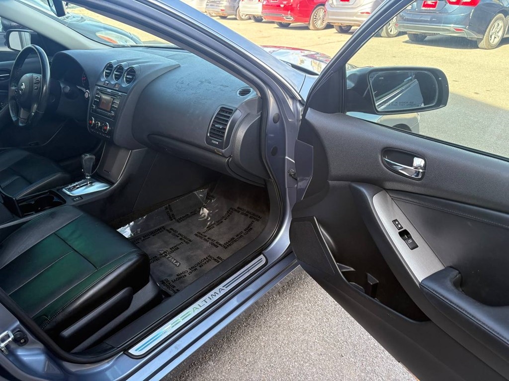 Nissan Altima 4dr Sdn I4 CVT 2.5 SL 2012