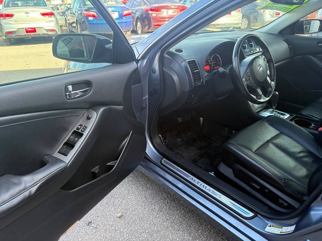 Nissan Altima 4dr Sdn I4 CVT 2.5 SL 2012