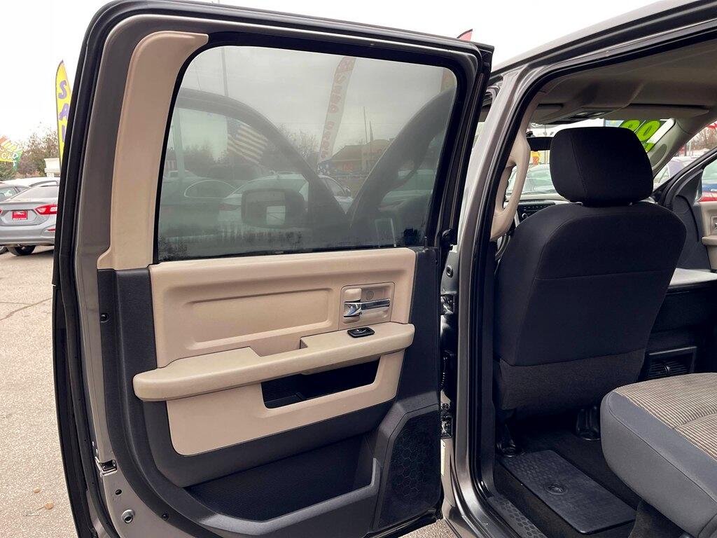 Dodge Ram 1500 2WD Crew Cab 140.5" SLT 2009