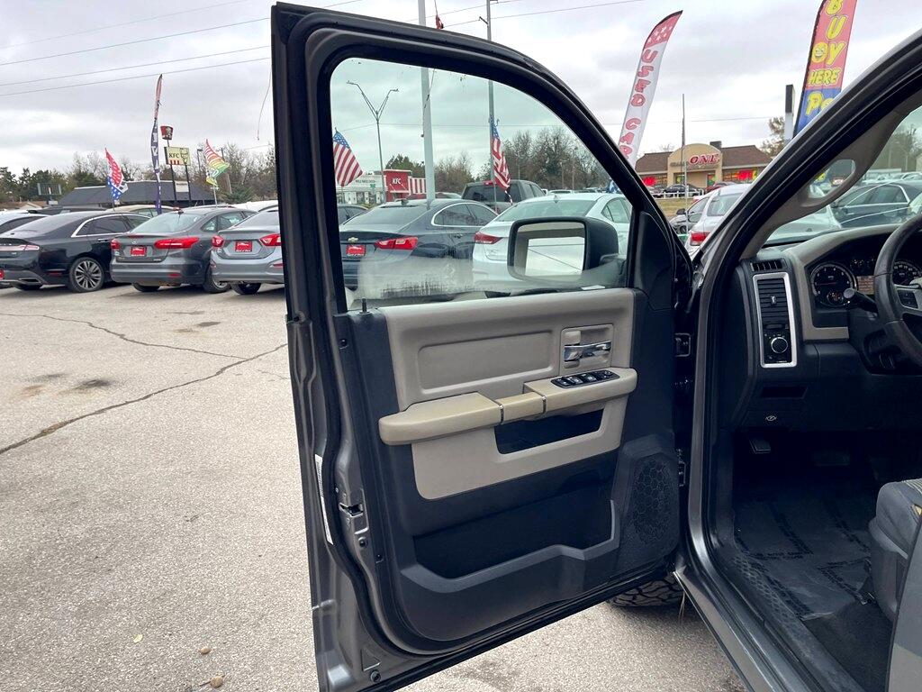 Dodge Ram 1500 2WD Crew Cab 140.5" SLT 2009