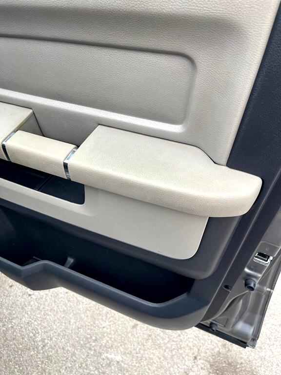 Dodge Ram 1500 2WD Crew Cab 140.5" SLT 2009