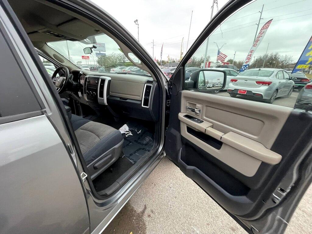 Dodge Ram 1500 2WD Crew Cab 140.5" SLT 2009