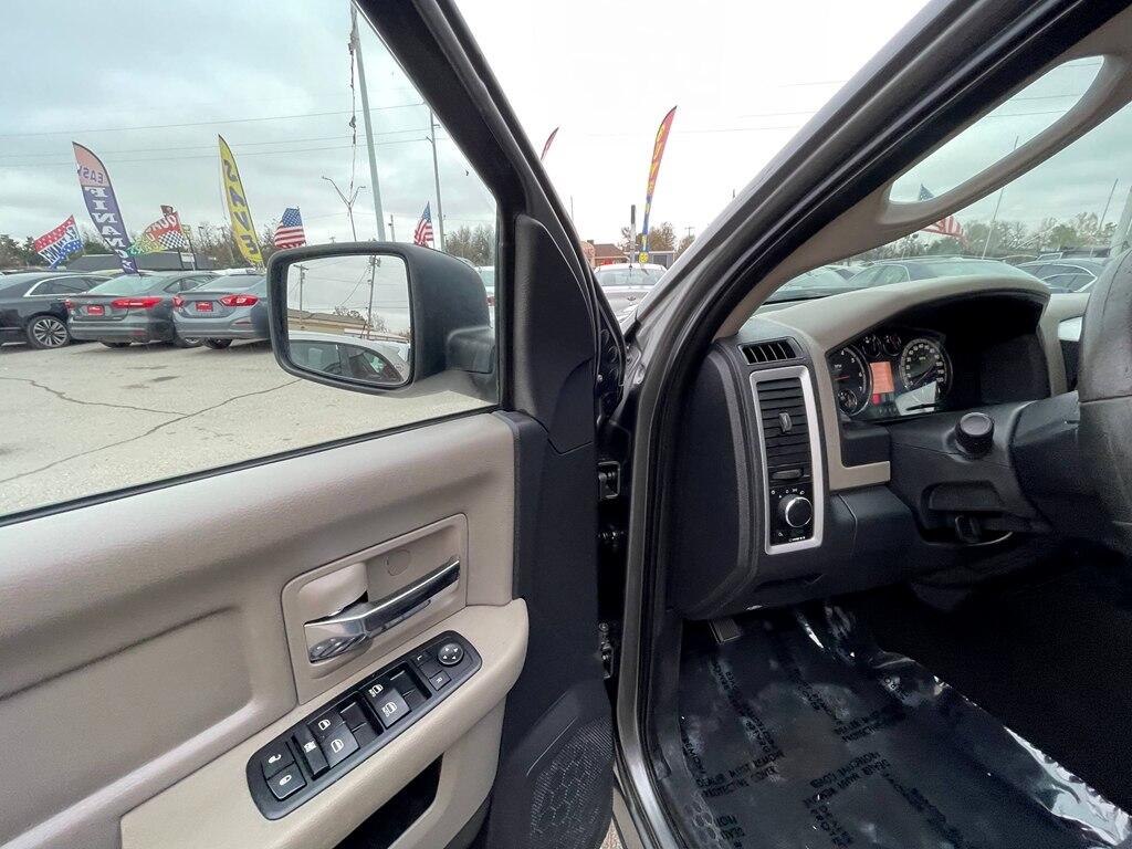 Dodge Ram 1500 2WD Crew Cab 140.5" SLT 2009