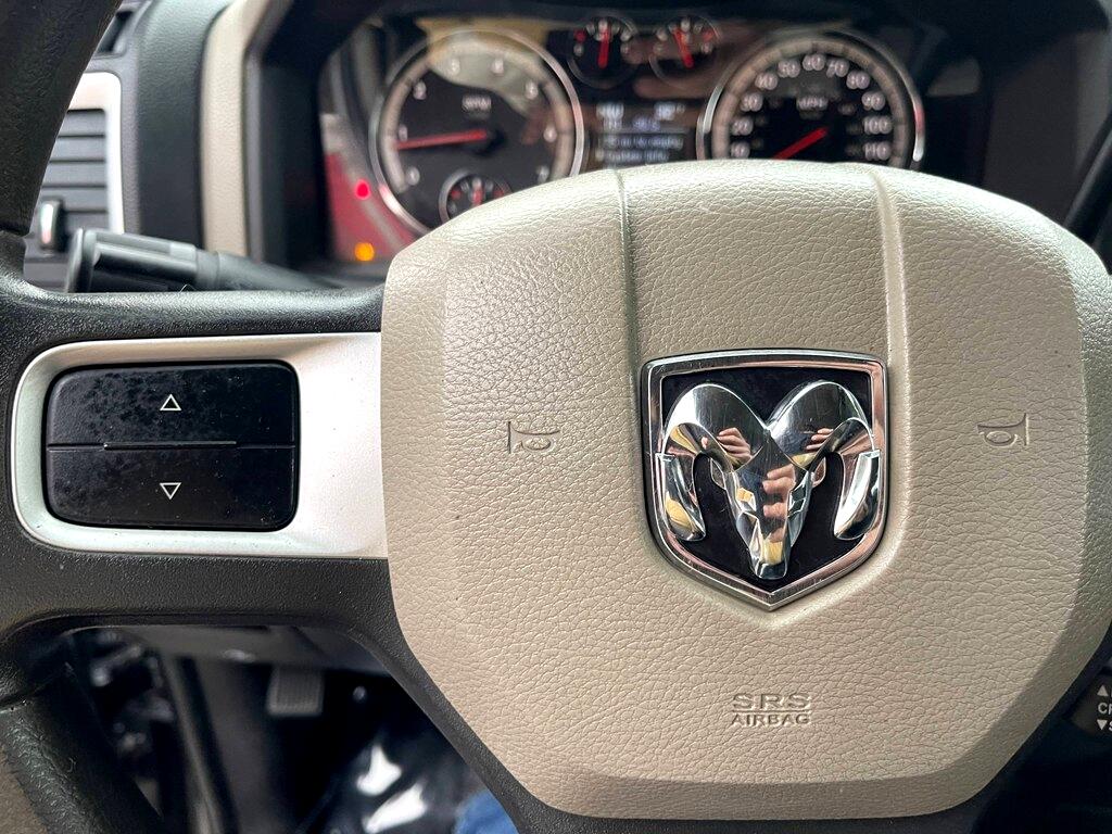 Dodge Ram 1500 2WD Crew Cab 140.5" SLT 2009