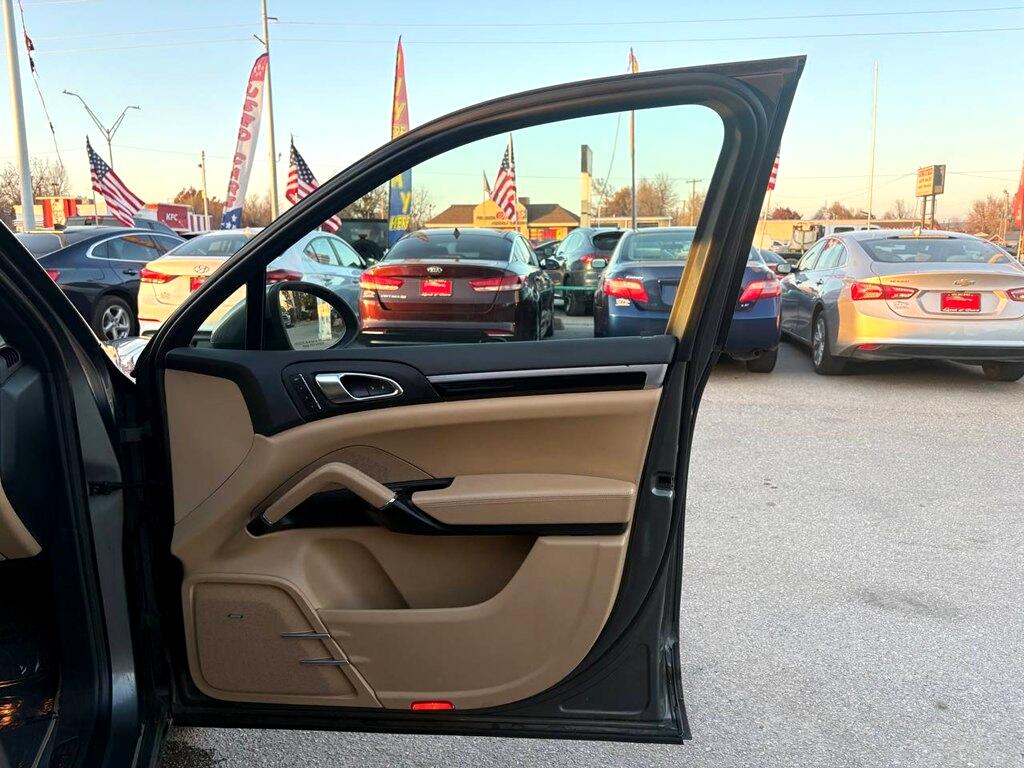 Porsche Cayenne AWD 4dr Manual 2014