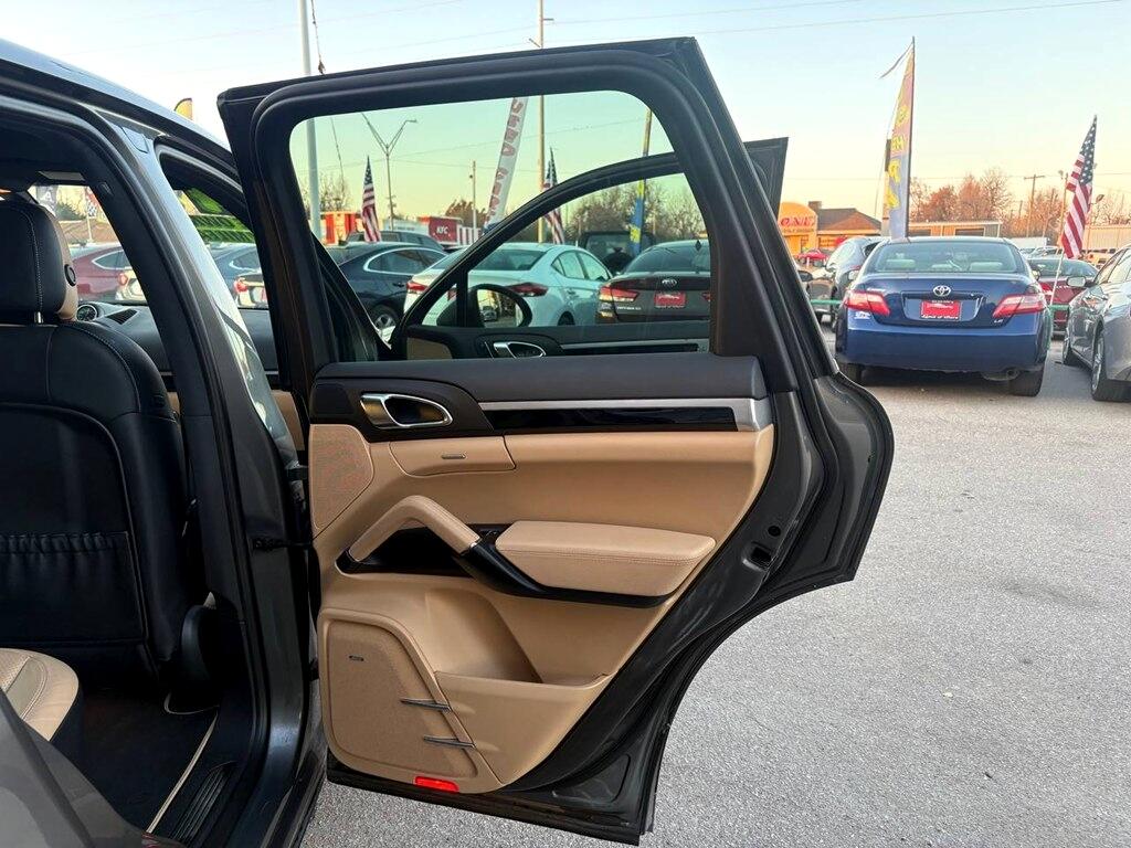 Porsche Cayenne AWD 4dr Manual 2014