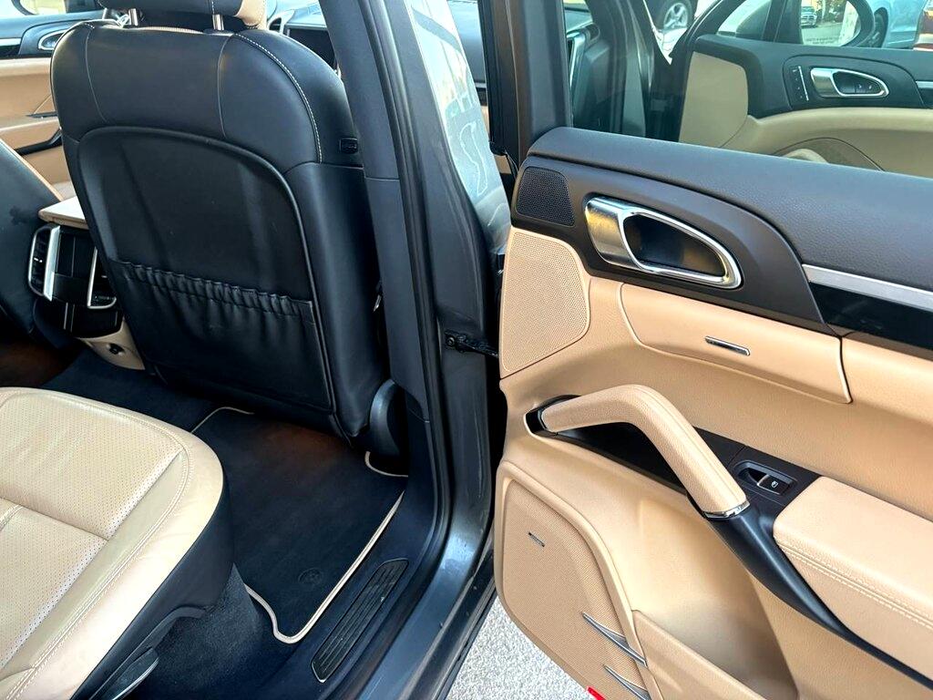 Porsche Cayenne AWD 4dr Manual 2014