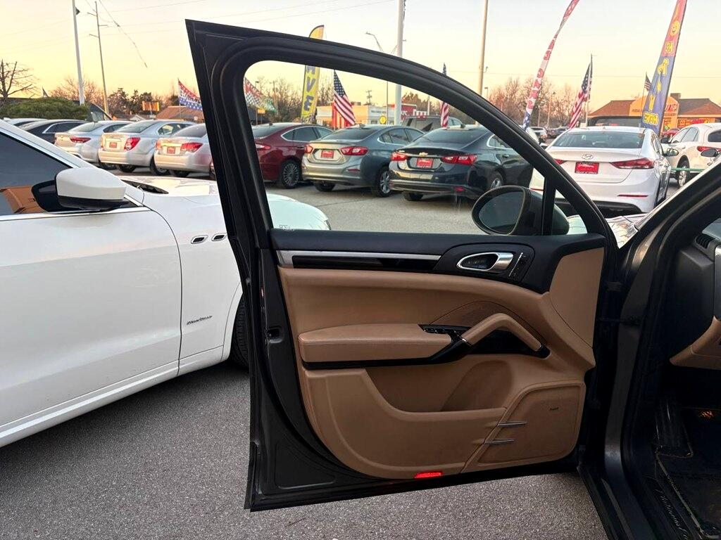 Porsche Cayenne AWD 4dr Manual 2014
