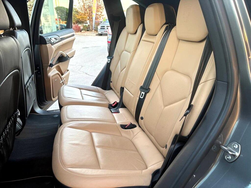 Porsche Cayenne AWD 4dr Manual 2014