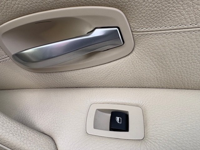 BMW 5 Series 4dr Sdn 528i RWD 2008