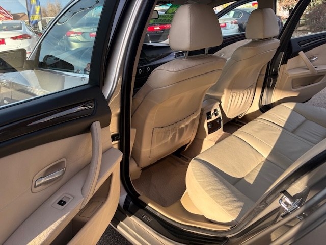 BMW 5 Series 4dr Sdn 528i RWD 2008