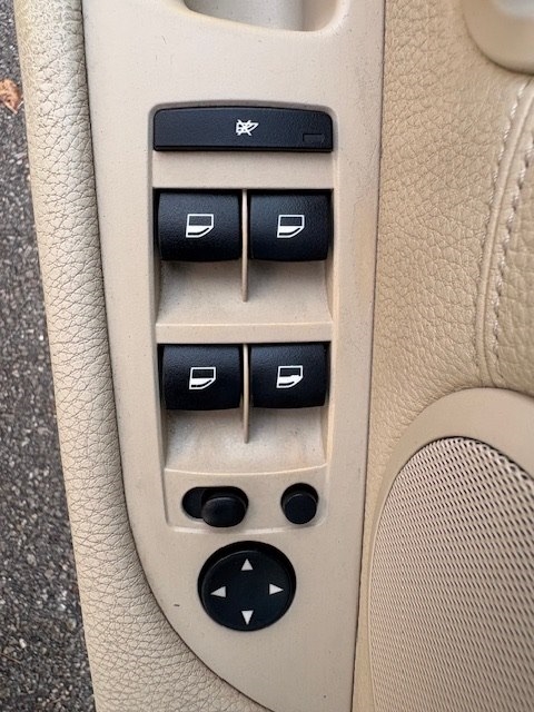 BMW 5 Series 4dr Sdn 528i RWD 2008