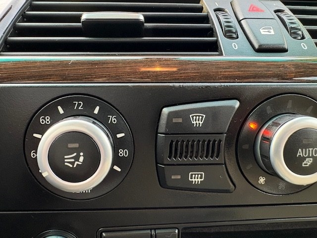 BMW 5 Series 4dr Sdn 528i RWD 2008