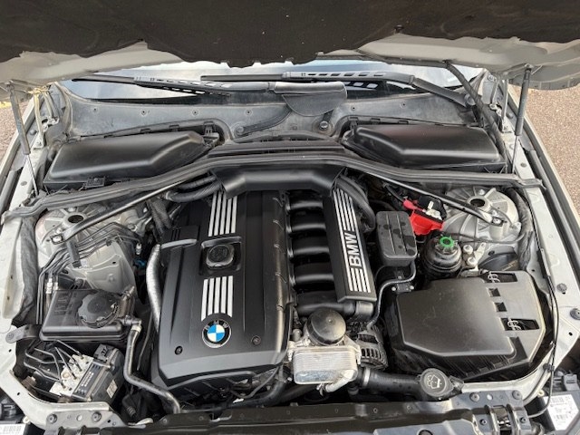 BMW 5 Series 4dr Sdn 528i RWD 2008