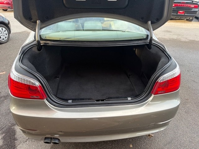 BMW 5 Series 4dr Sdn 528i RWD 2008