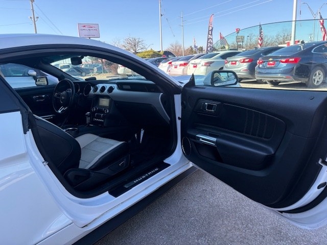 Ford Mustang 2dr Fastback EcoBoost 2016