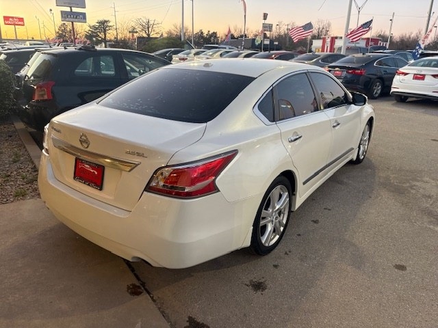 Nissan Altima 4dr Sdn V6 3.5 SL *Ltd Avail* 2015