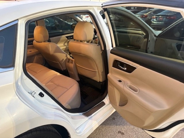 Nissan Altima 4dr Sdn V6 3.5 SL *Ltd Avail* 2015