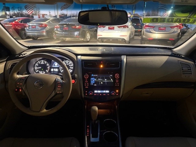 Nissan Altima 4dr Sdn V6 3.5 SL *Ltd Avail* 2015