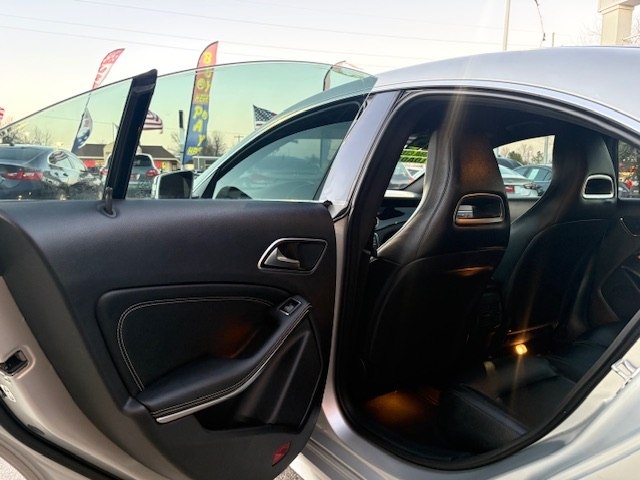 Mercedes-Benz CLA-Class 4dr Sdn CLA 250 4MATIC 2015