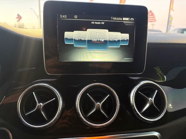 Mercedes-Benz CLA-Class 4dr Sdn CLA 250 4MATIC 2015