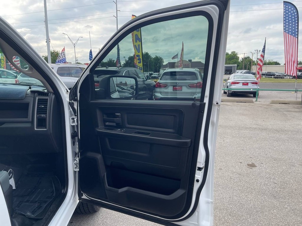 RAM 1500 2WD Quad Cab 140.5" Tradesman 2016