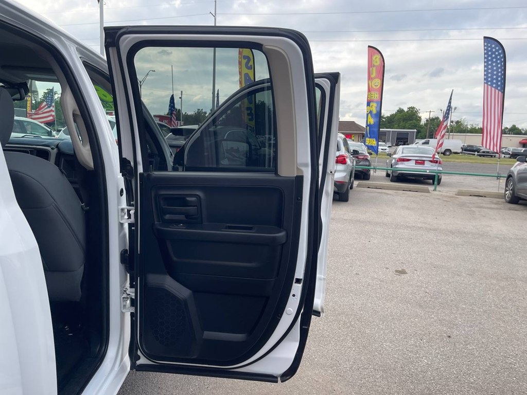 RAM 1500 2WD Quad Cab 140.5" Tradesman 2016