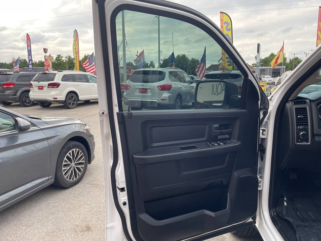 RAM 1500 2WD Quad Cab 140.5" Tradesman 2016