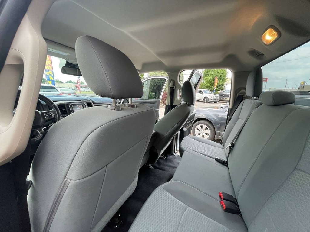 RAM 1500 2WD Quad Cab 140.5" Tradesman 2016