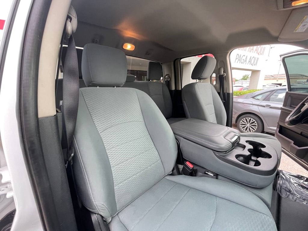 RAM 1500 2WD Quad Cab 140.5" Tradesman 2016