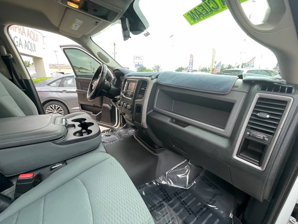 RAM 1500 2WD Quad Cab 140.5" Tradesman 2016