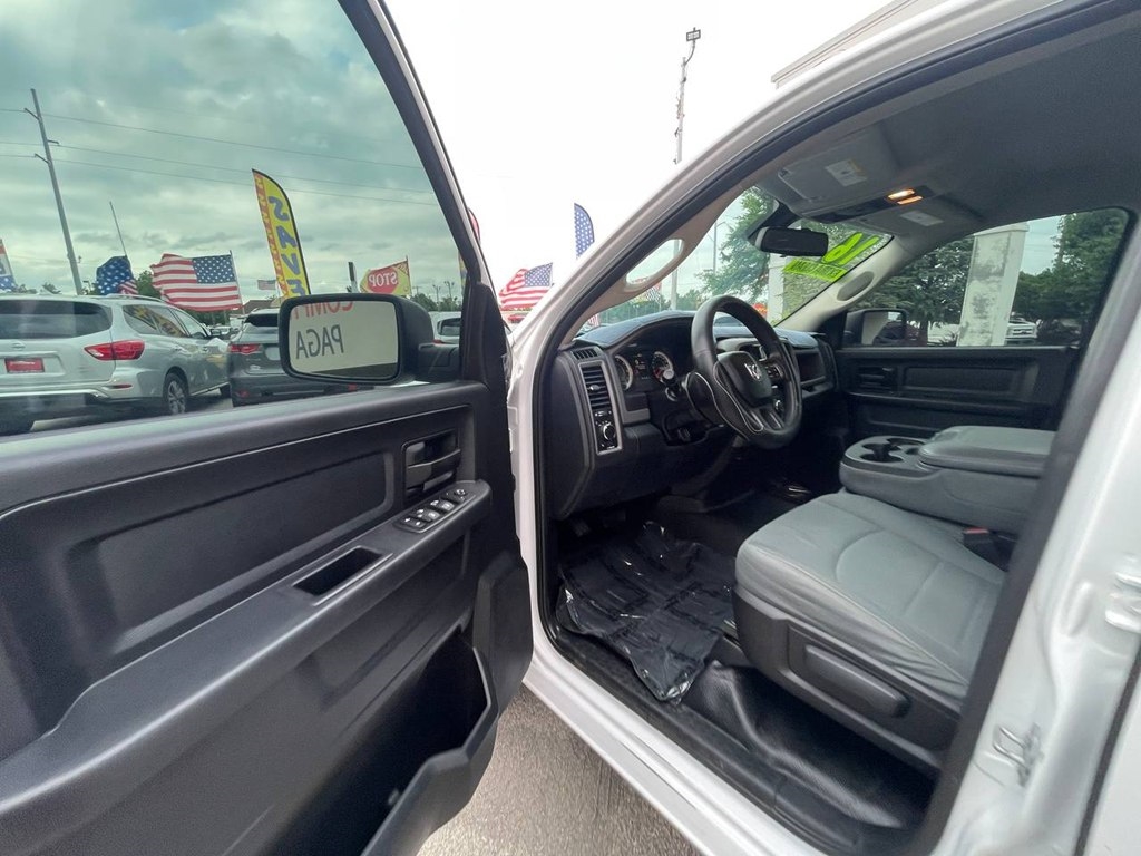 RAM 1500 2WD Quad Cab 140.5" Tradesman 2016