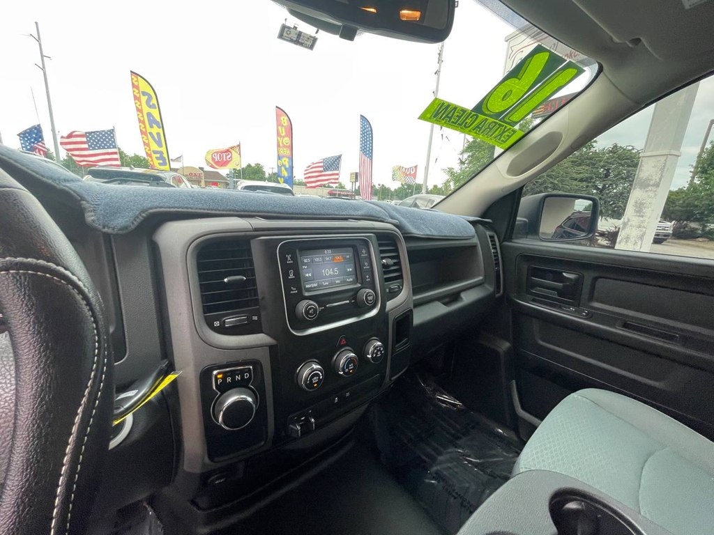 RAM 1500 2WD Quad Cab 140.5" Tradesman 2016