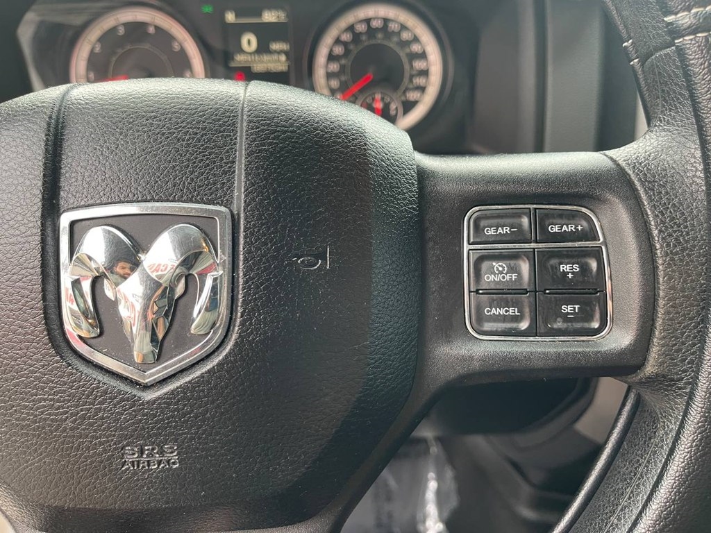 RAM 1500 2WD Quad Cab 140.5" Tradesman 2016