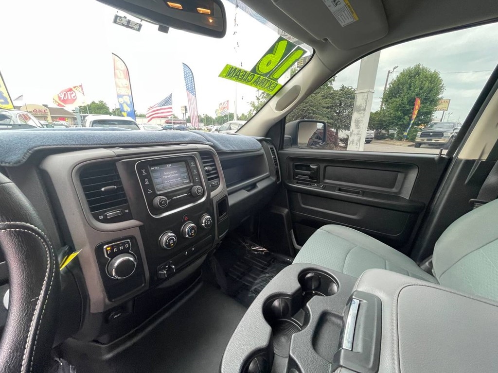 RAM 1500 2WD Quad Cab 140.5" Tradesman 2016