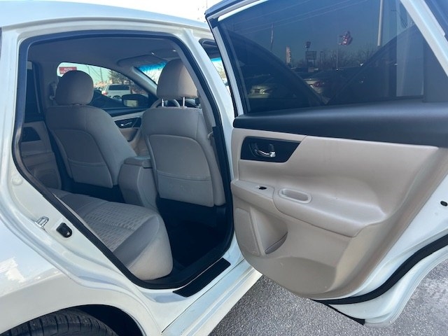 Nissan Altima 4dr Sdn I4 2.5 S 2016