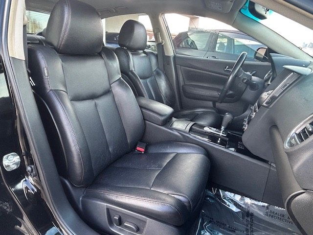 Nissan Maxima 4dr Sdn V6 CVT 3.5 SV 2011