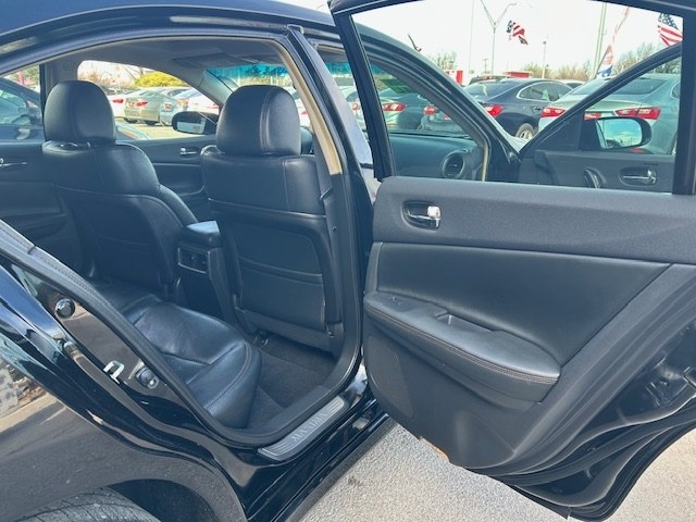 Nissan Maxima 4dr Sdn V6 CVT 3.5 SV 2011