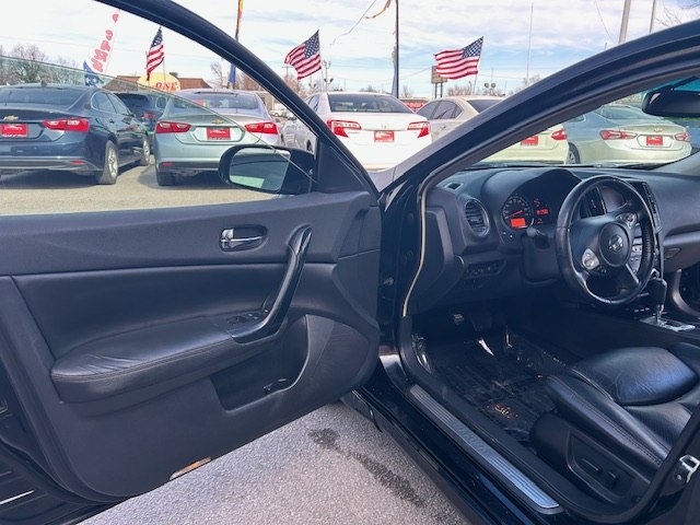 Nissan Maxima 4dr Sdn V6 CVT 3.5 SV 2011