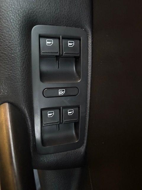 Volkswagen Passat 4dr Sdn 1.8T Auto S PZEV 2015