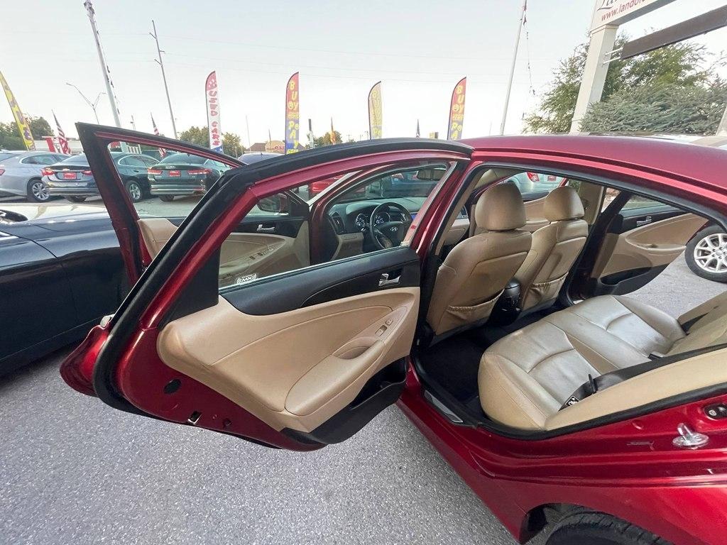 Hyundai Sonata 4dr Sdn 2.4L Auto Ltd 2011