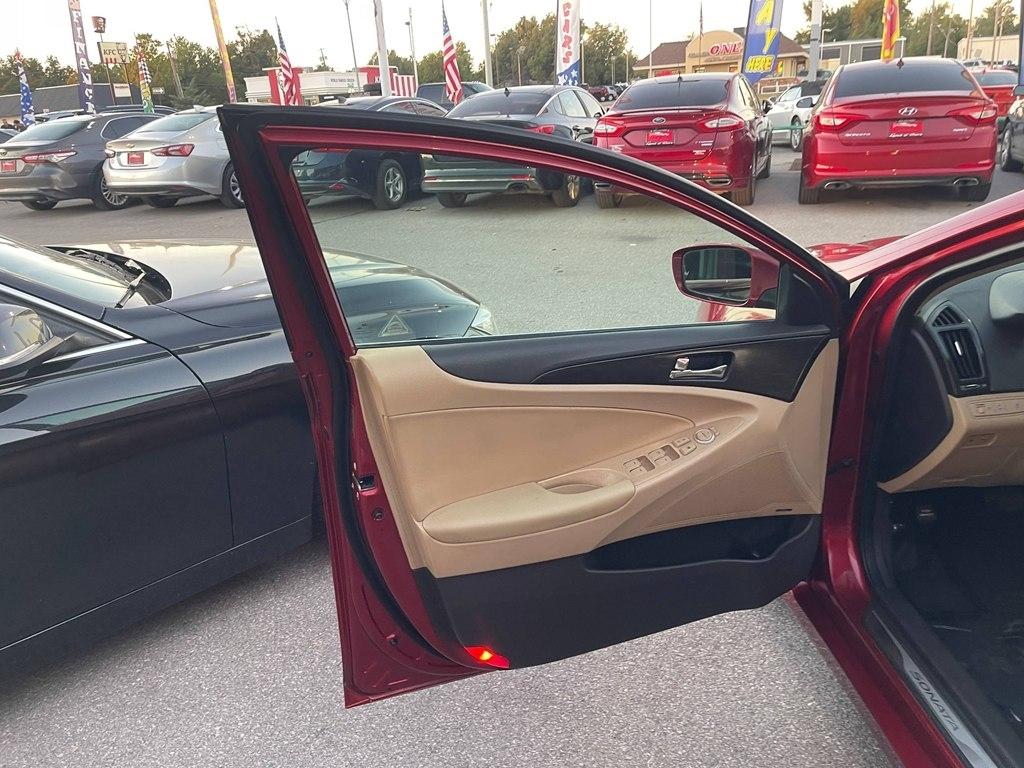 Hyundai Sonata 4dr Sdn 2.4L Auto Ltd 2011