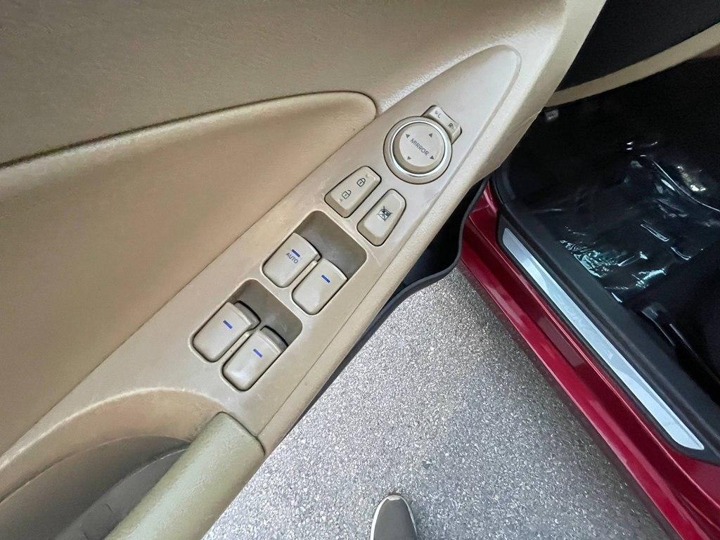 Hyundai Sonata 4dr Sdn 2.4L Auto Ltd 2011