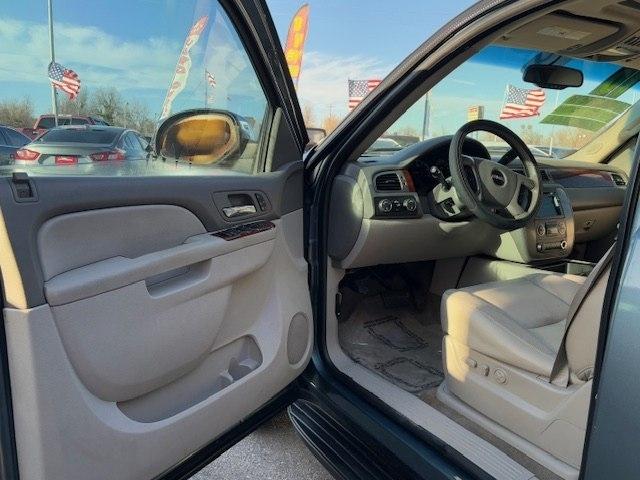 GMC Yukon 4WD 4dr 1500 SLT 2010